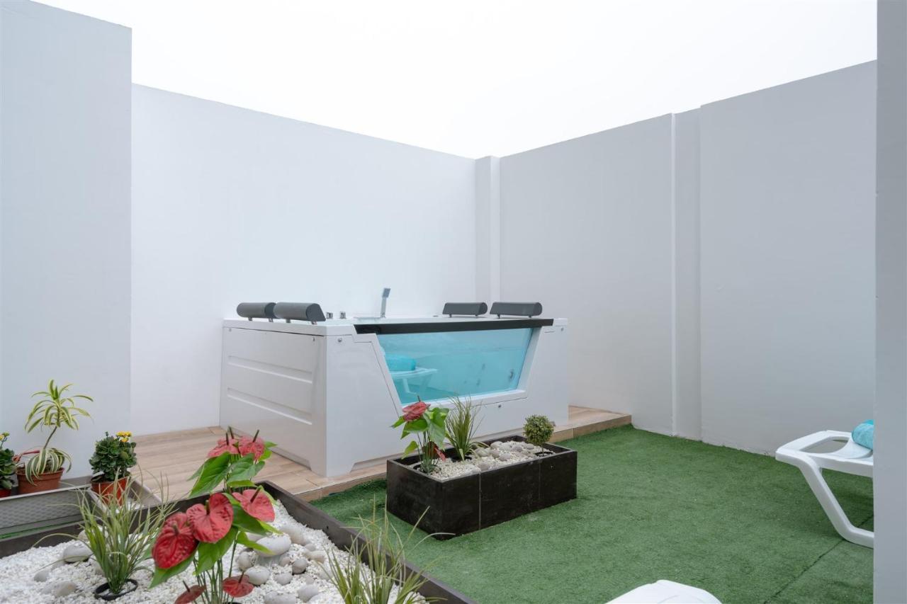 Penthouse With Private Jacuzzi By Globalstay *
